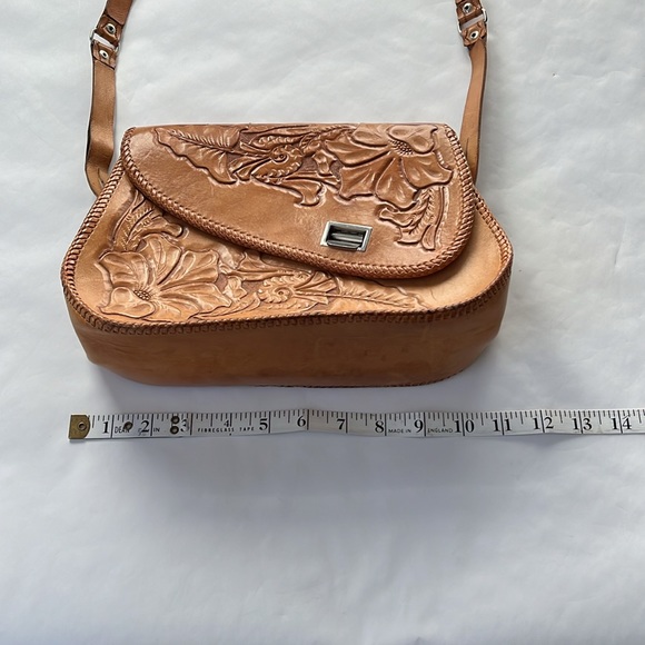 Vintage Tooled Unbranded Leather Purse - Picture 3 of 15